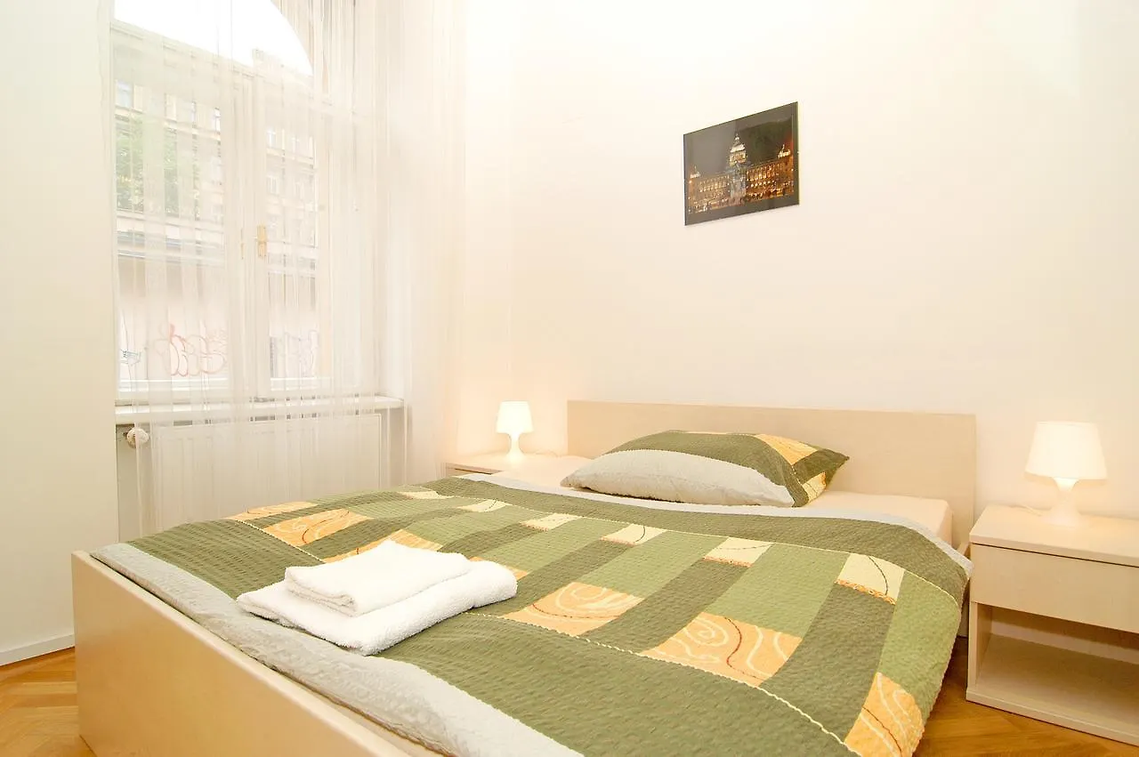 Residence Kostnicke Square Prague 0*,
